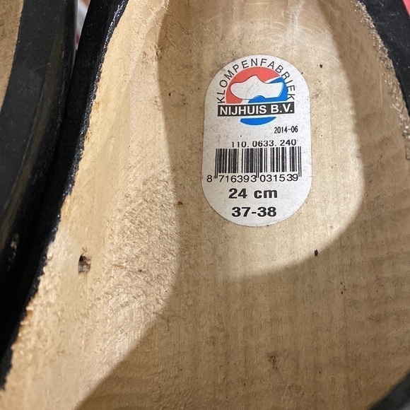 Handmade Wooden Clogs - Holland - Picture 9 of 9